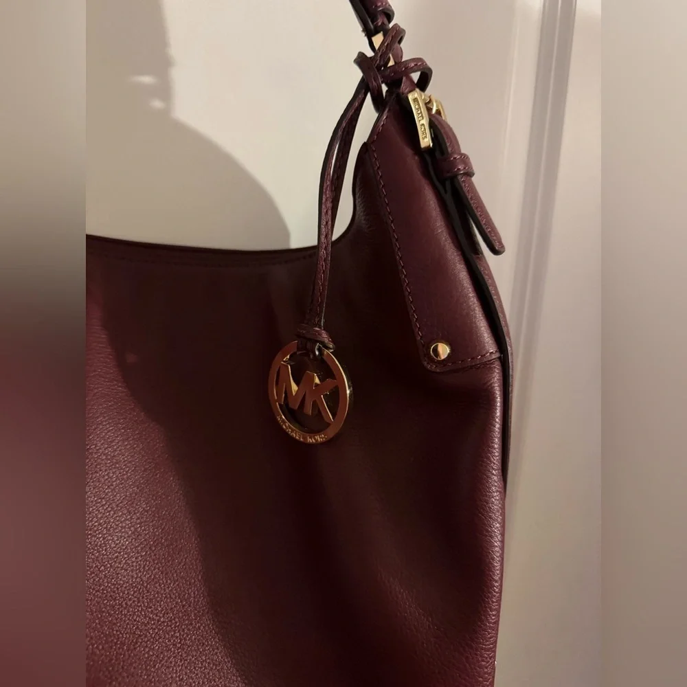 MICHAEL Michael Kors Belted Bedford Leather Hobo Shoulder Bag - Picture 3 of 8